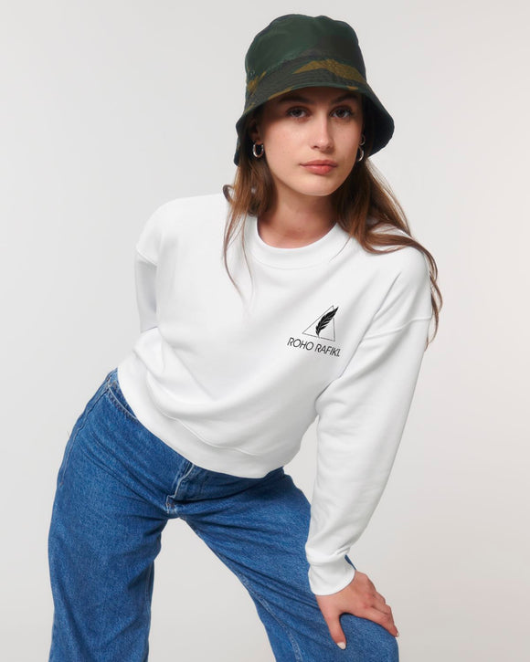 The Roho Rafiki® icon cropster sweatshirt is a women's cropped crew neck sweatshirt made from 85% Organic ringspun combed cotton, 15% Recycled polyester. The fabric of the sweatshirt has been washed and is lightly sueded meaning the garment is both extremely soft and perfect for everyday wear. White. #RafikiSoul