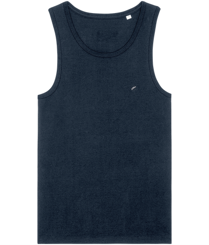 The Roho Rafiki® embroidered white feather icon vest (Men's) is a highly versatile addition to any eco-conscious wardrobe, thanks to a multitude of styling possibilities. This sleeveless staple has been modernised for comfort and fit, and is perfect as a layering tank top under a shirt for a neat, modern look, worn solo on warmer days, or at the gym. The quality vest is also supremely comfortable, offering ultimate freedom of movement. French Navy.