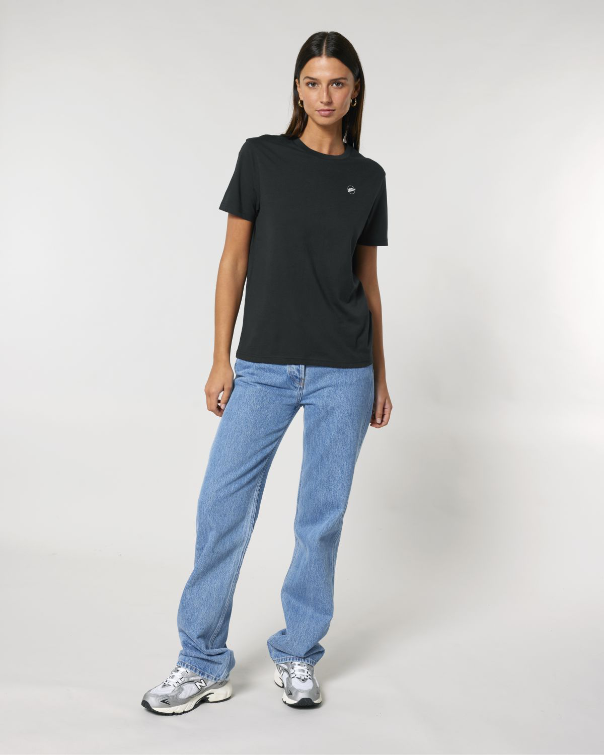 The Roho Rafiki® embroidered unisex t-shirt is made from 100% organic cotton and offers a relaxed and contemporary fit. This quality lightweight t-shirt is soft to wear and comes in a variety of colours. Black.